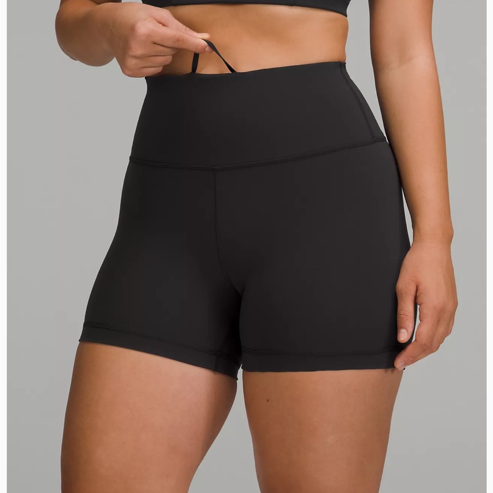 lululemon Wunder Train Contour Fit High-Rise Short 4"